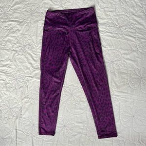 Daisy Fuentes purple workout  leggings with black animal print